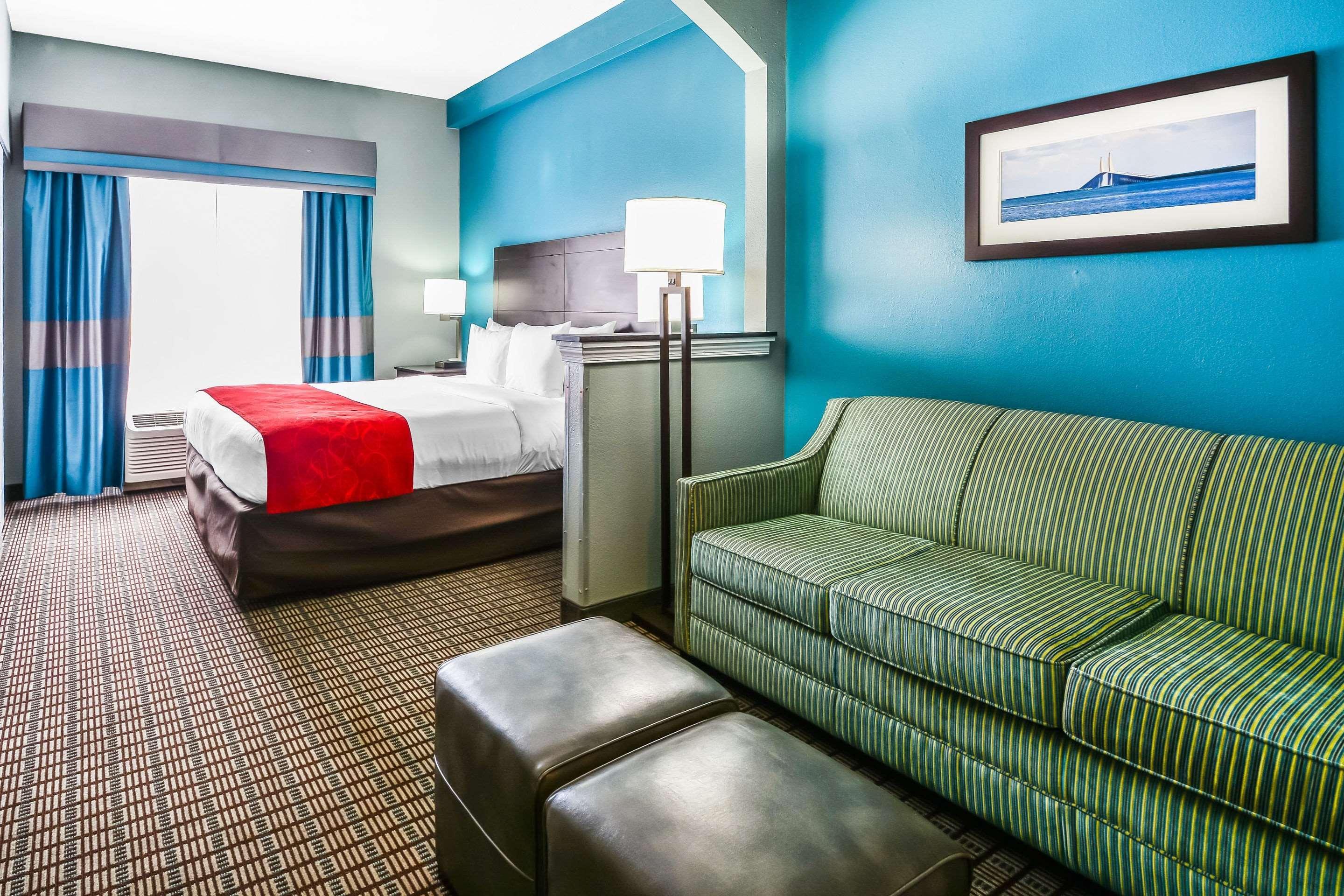 Comfort Suites Tampa/Brandon Exterior photo
